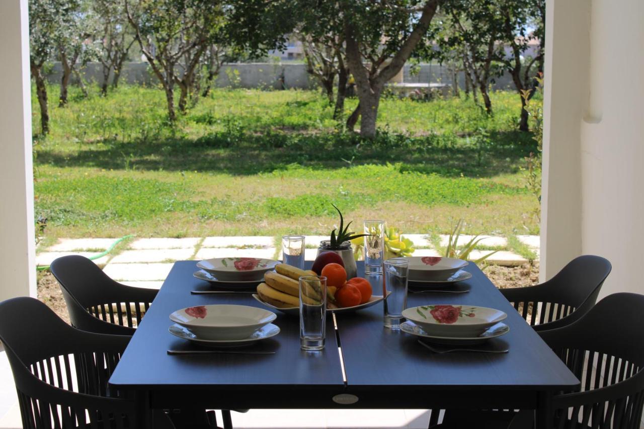 Plaza Apartment *