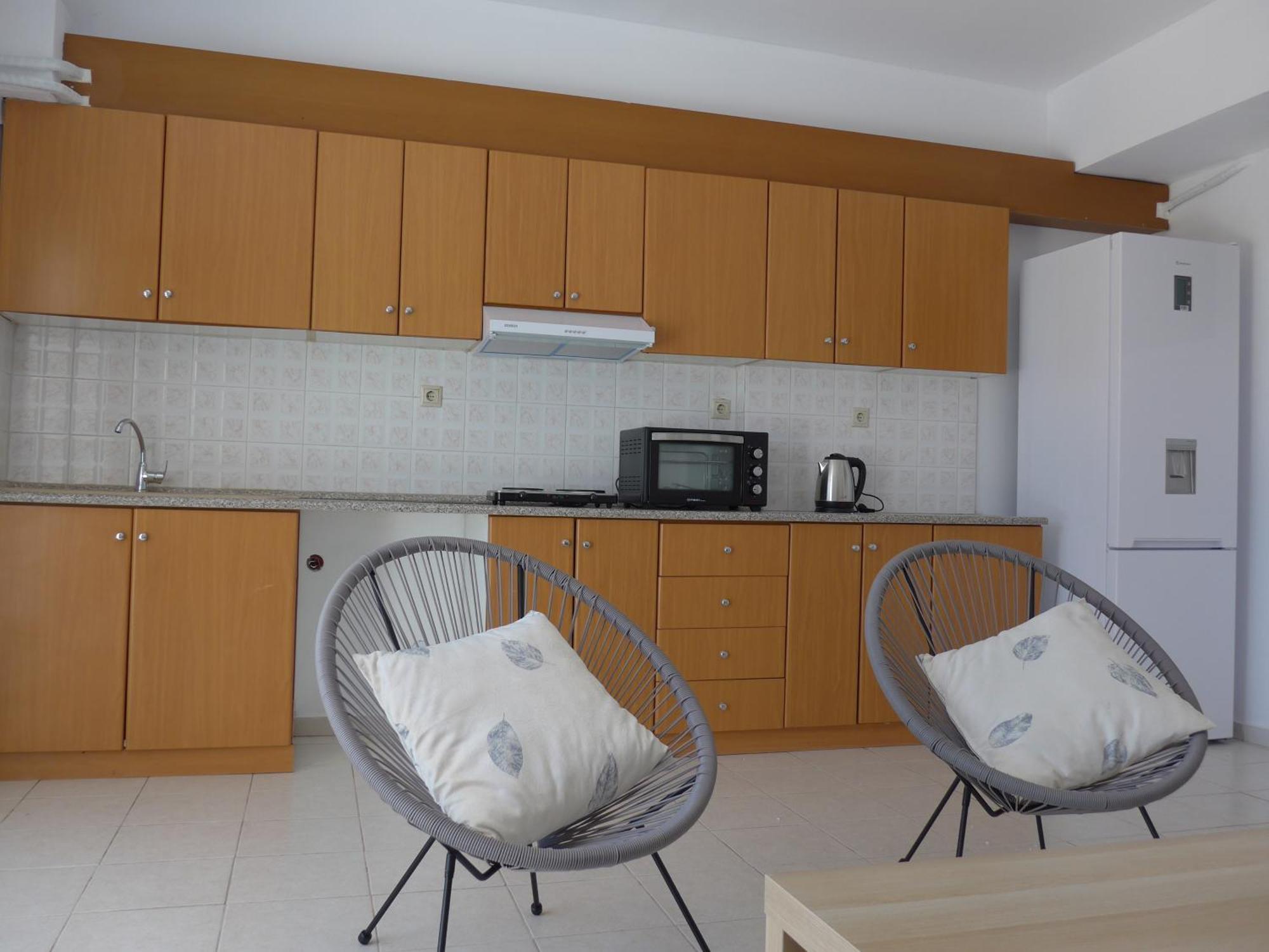 Plaza Apartment *