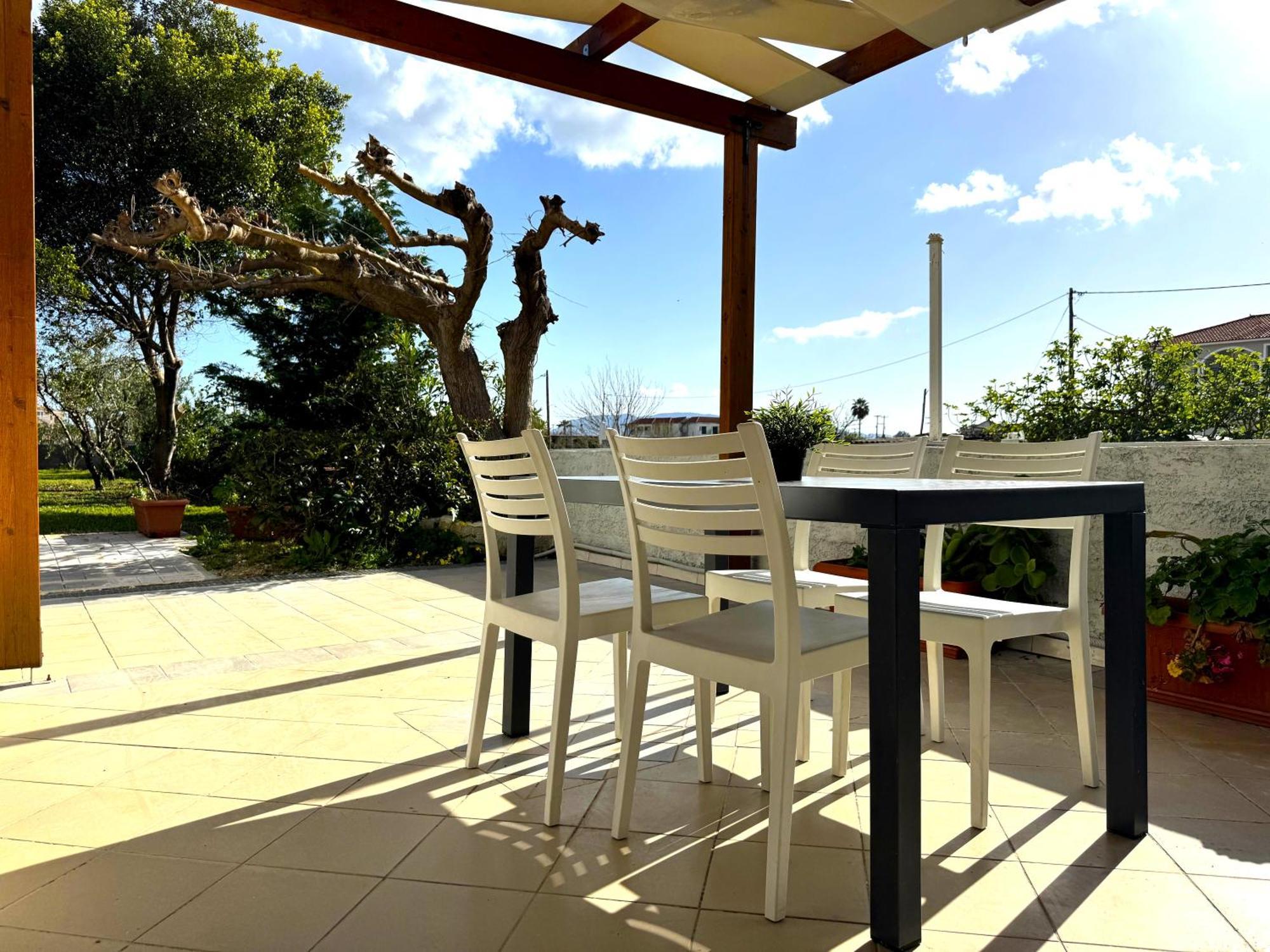 Plaza Apartment *